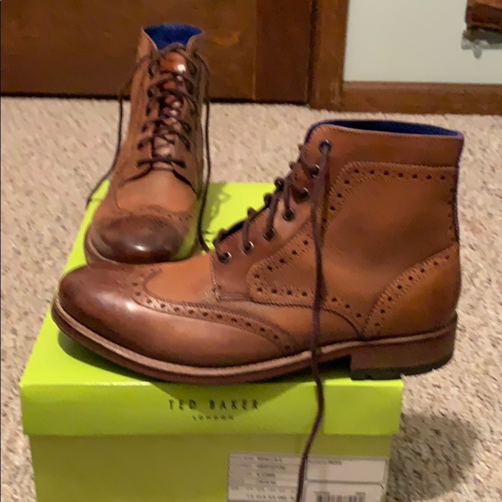 Ted Baker London men’s Sealls  Chelsea 2 boot